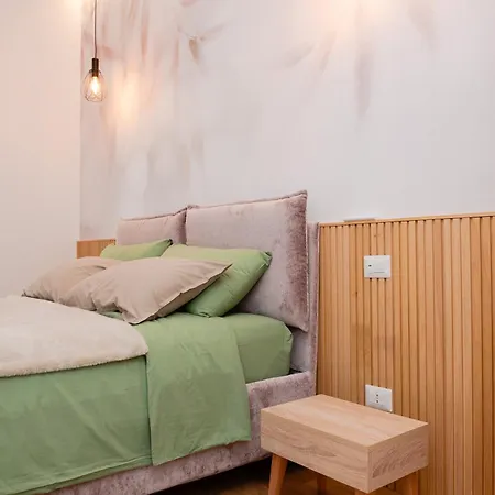 Casa Vacanze Roma Apartment *